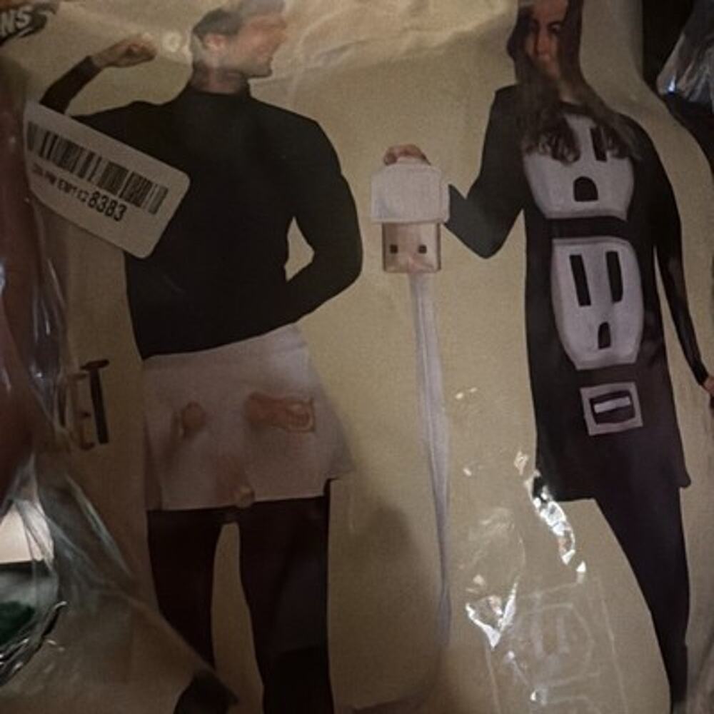Plug and Socket Halloween Costume Adult, Couples Size Standard/ M - Picture 4 of 4